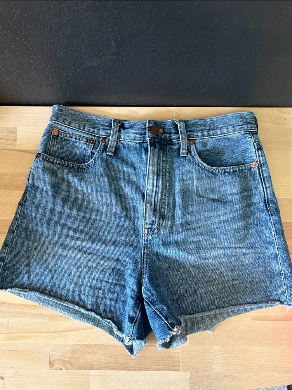 Madewell Light Blue High-Rise Denim Shorts Mom Jeans 28/6 Raw Hem